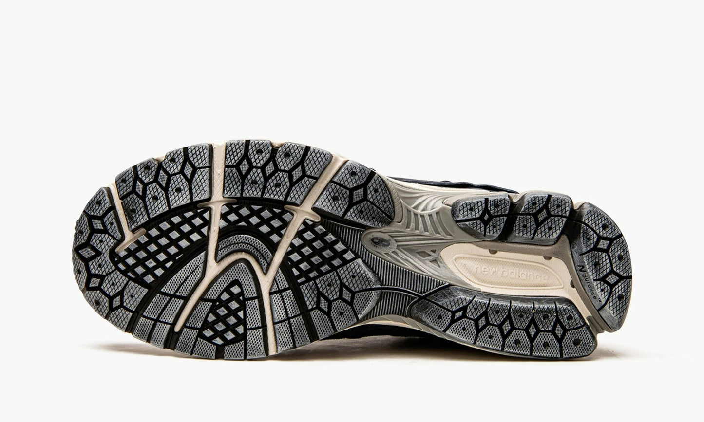 2002R Protection Pack Dark Navy - M2002RDF | The Sortage