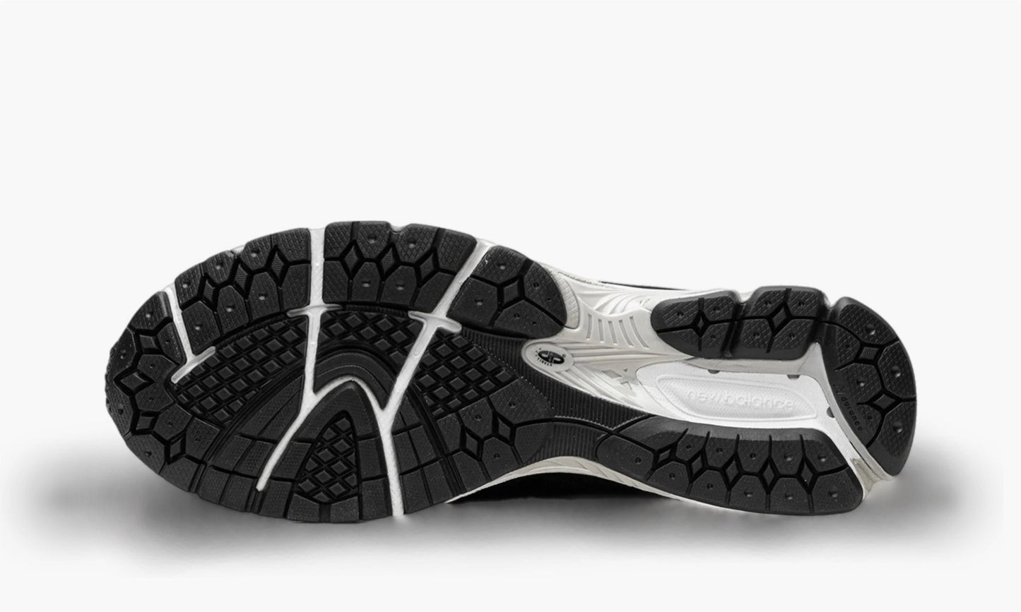 New Balance 2002R Gore-Tex Black Castlerock -M2002RXD | The Sortage