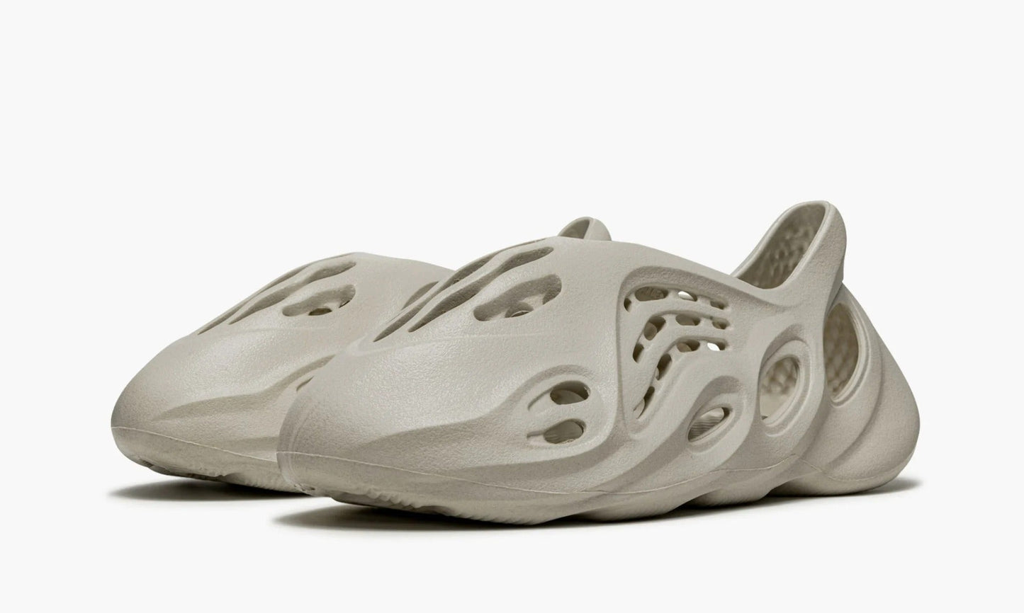Yeezy Foam RNNR MXT Sand - FY4567 | The Sortage