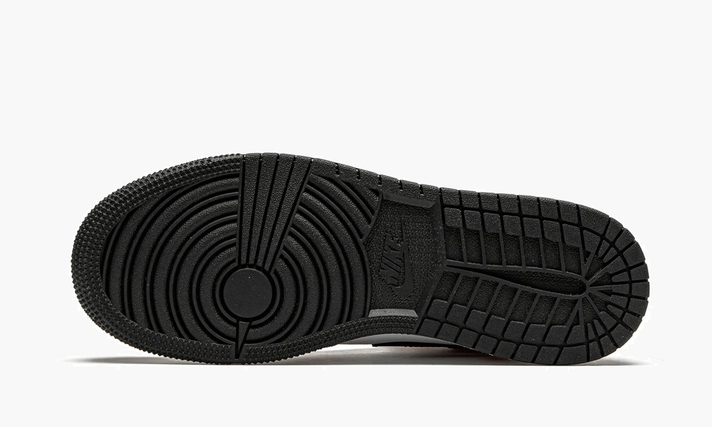 Air Jordan 1 Mid GS Chicago Black Toe - 554725 069 | The Sortage