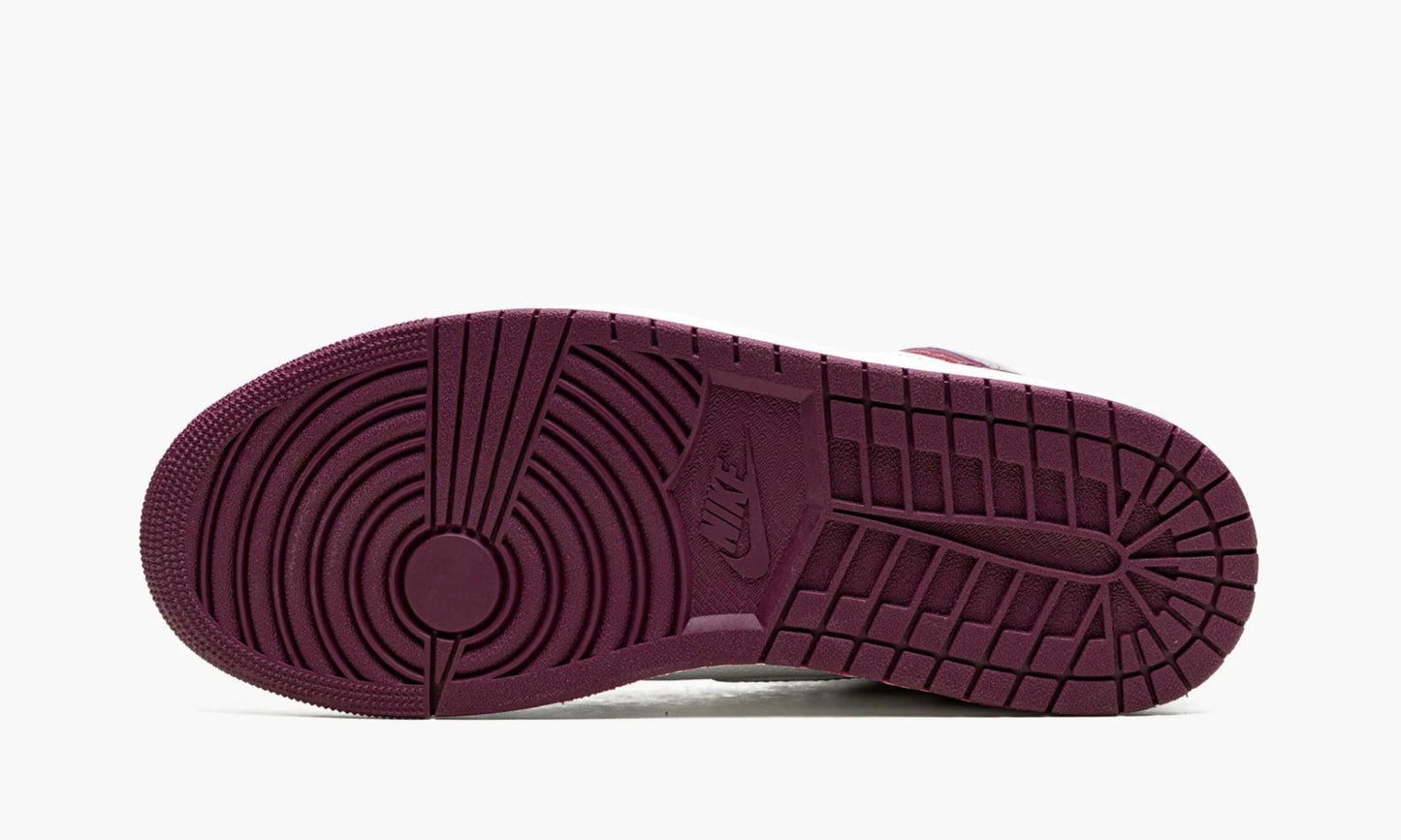 Air Jordan 1 High Bordeaux - 555088 611 | The Sortage