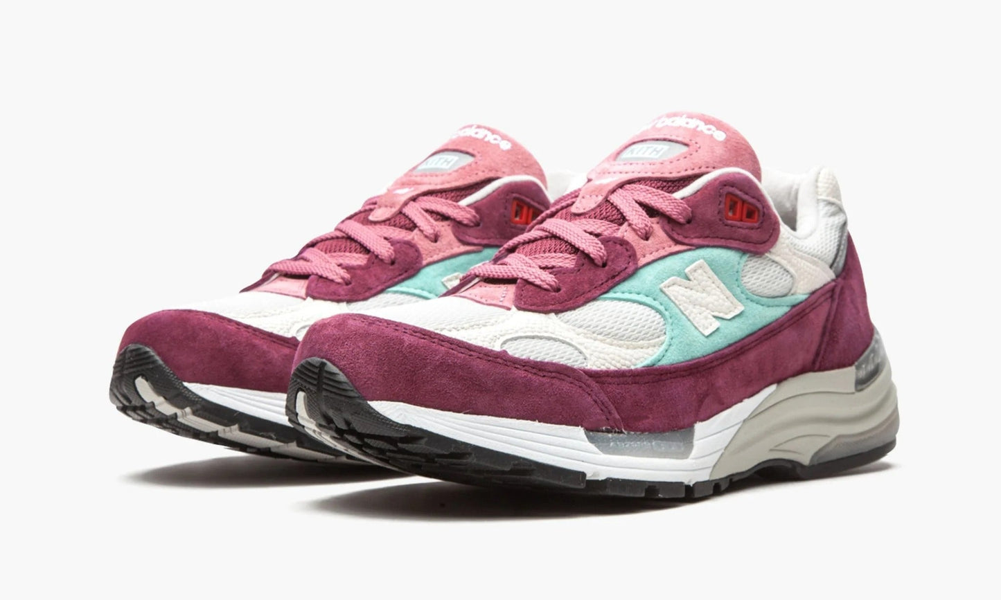 New Balance 992 Kith Kithmas Burgundy White - M992KB | The Sortage