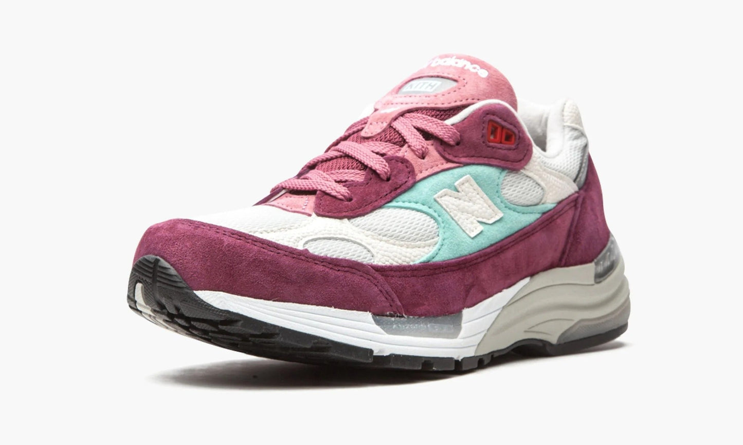 New Balance 992 Kith Kithmas Burgundy White - M992KB | The Sortage