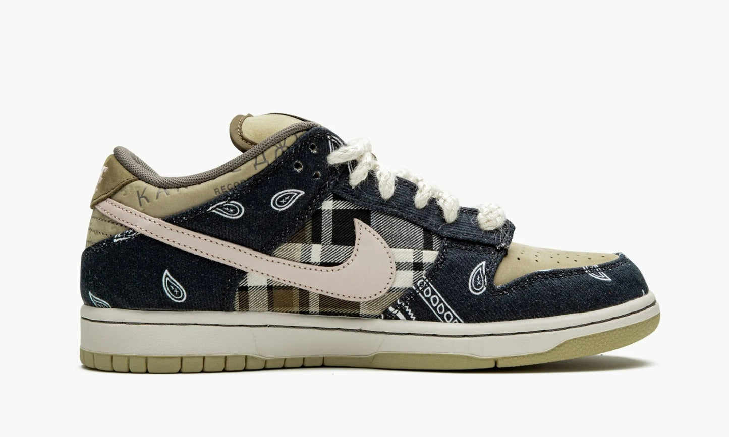 SB Dunk Low Travis Scott - CT5053 001 | The Sortage