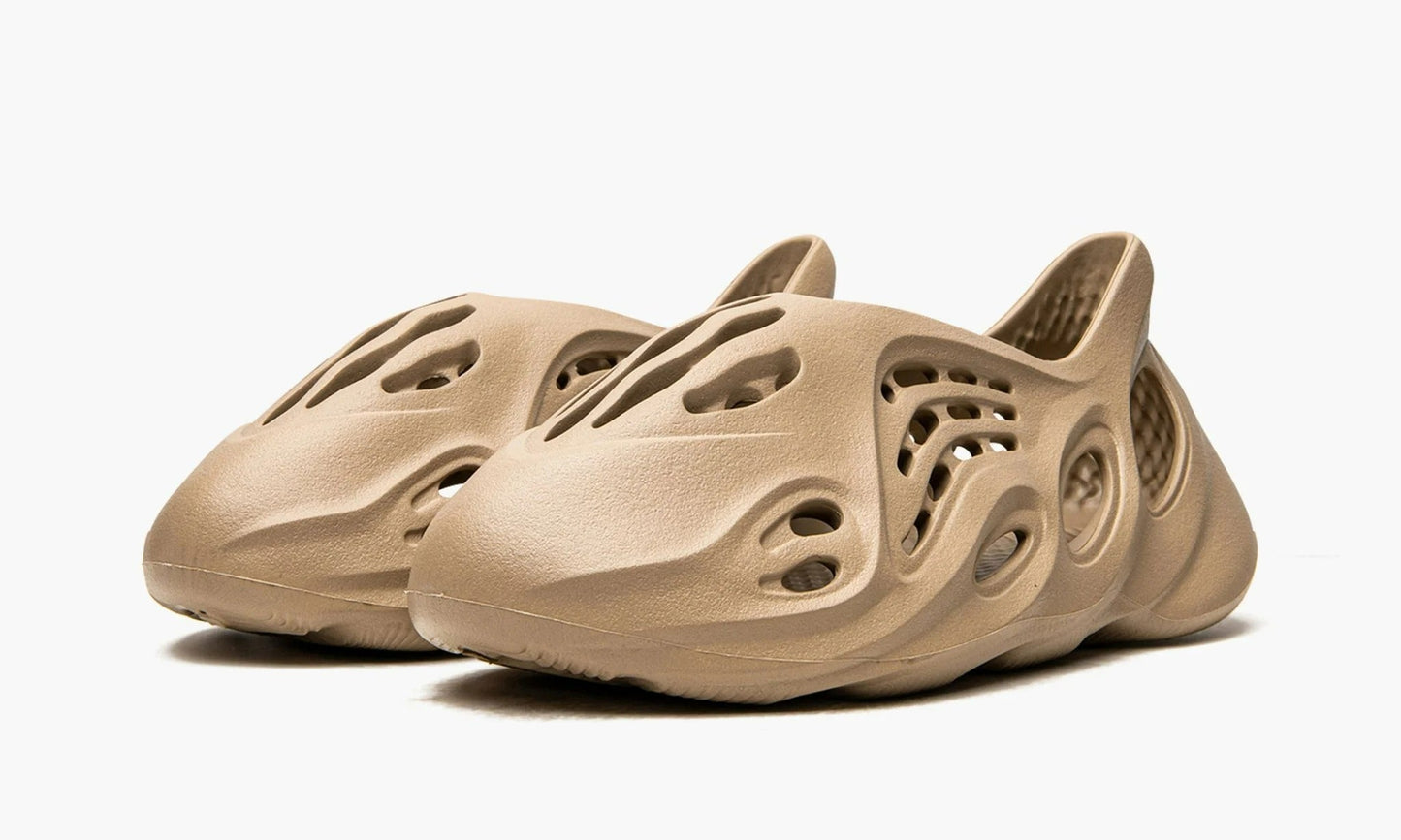 Yeezy Foam RNNR Mist - GV6774 | The Sortage