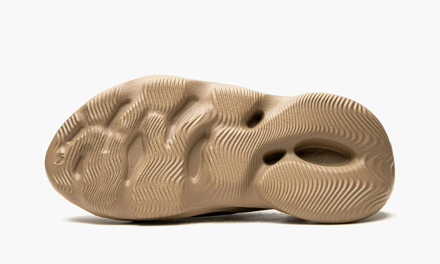 Yeezy Foam RNNR Mist - GV6774 | The Sortage