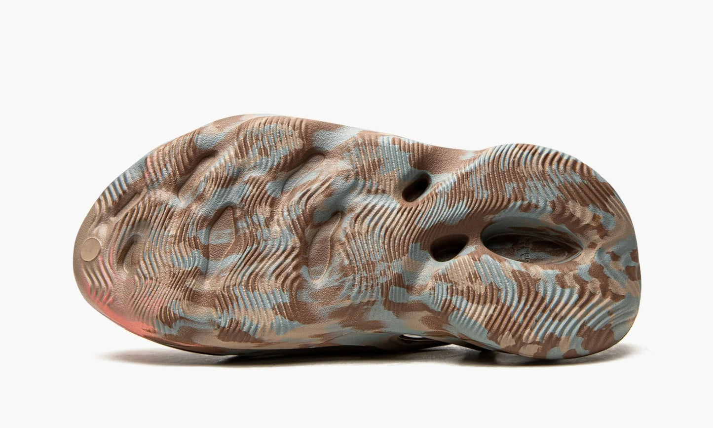 Yeezy Foam RNNR MX Sand Grey - GY3969 | The Sortage