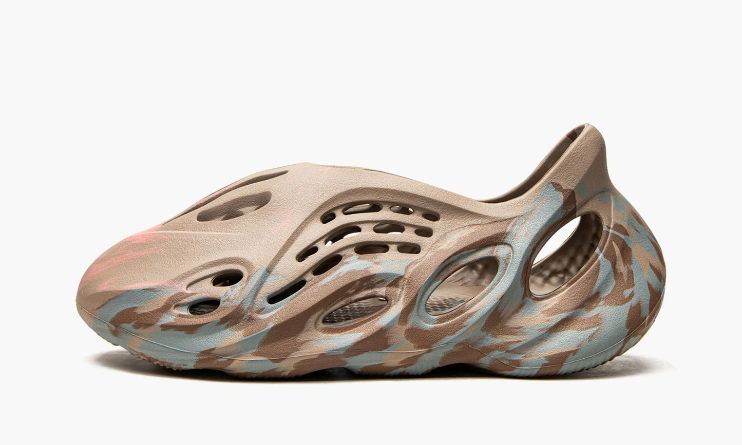Yeezy Foam RNNR MX Sand Grey - GY3969 | The Sortage