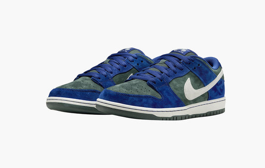SB Dunk Low SB "Deep Royal Blue"