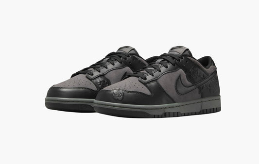 Nike Dunk Low WMNS "Black Roses"