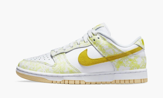 Dunk Low WMNS Strike Yellow - DM9467 700 | The Sortage
