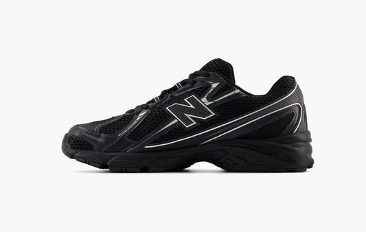 740v2 "Black Grey Silver"