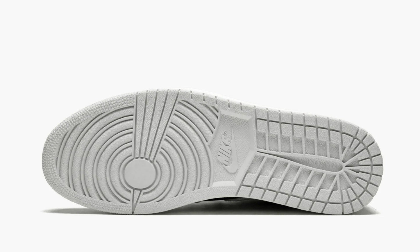 Air Jordan 1 High Neutral Grey Hyper Crimson - 555088 018 | The Sortage