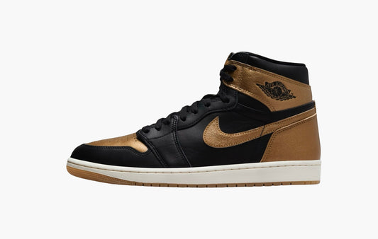 Air Jordan 1 Retro High OG "Black Metallic Gold"