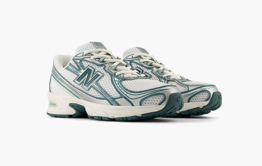 740v2 "White Marsh Green"