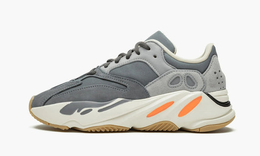 Yeezy Boost 700 Magnet - FV9922 | The Sortage
