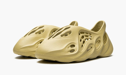 Yeezy Foam RNNR Sulfur - GV6775 | The Sortage
